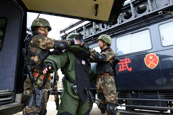 英國(guó)進(jìn)口MK5排爆服、SE153搜爆服各到貨20套！歡迎下單！