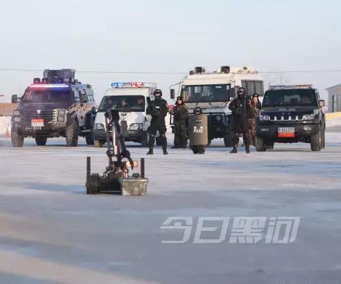 黑河反恐防爆實(shí)戰(zhàn)！看凌天排爆機(jī)器人如何在零下25&deg;迅速出擊。